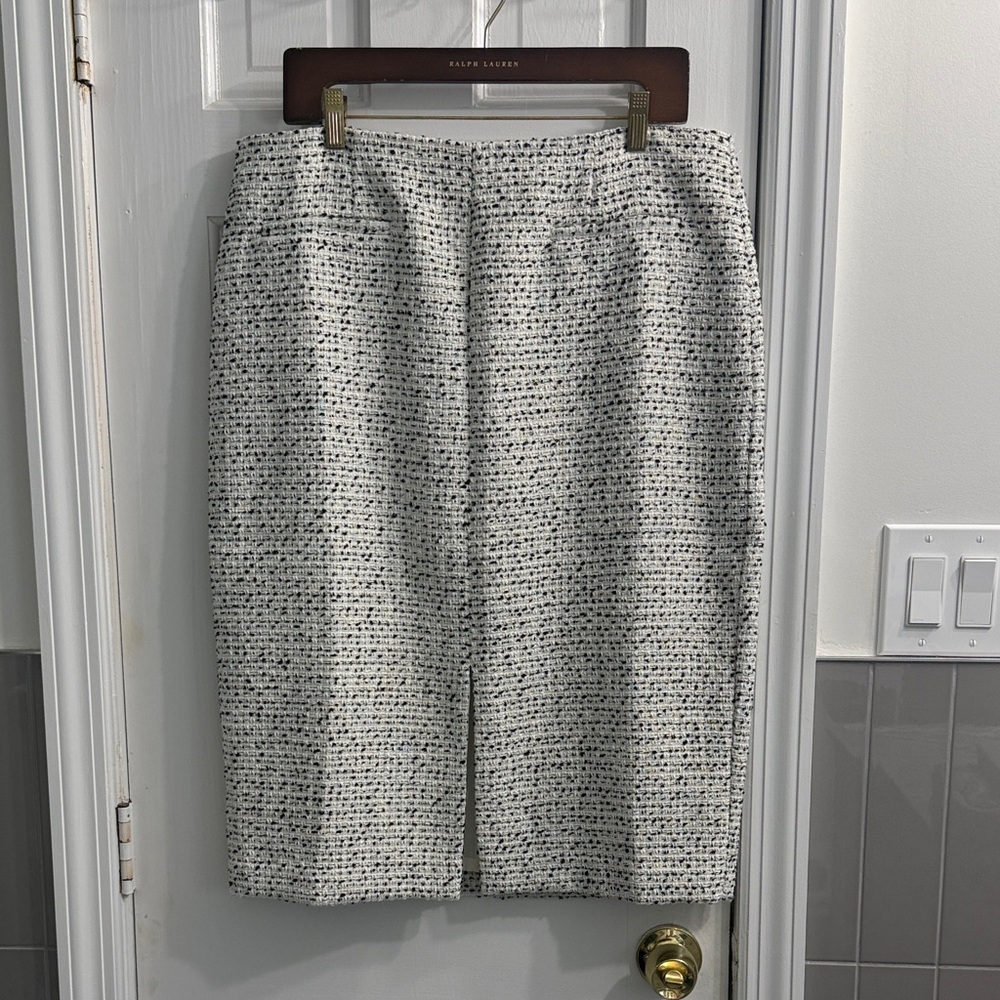 Ann Taylor Women's Tweed Pencil Skirt in Black and White